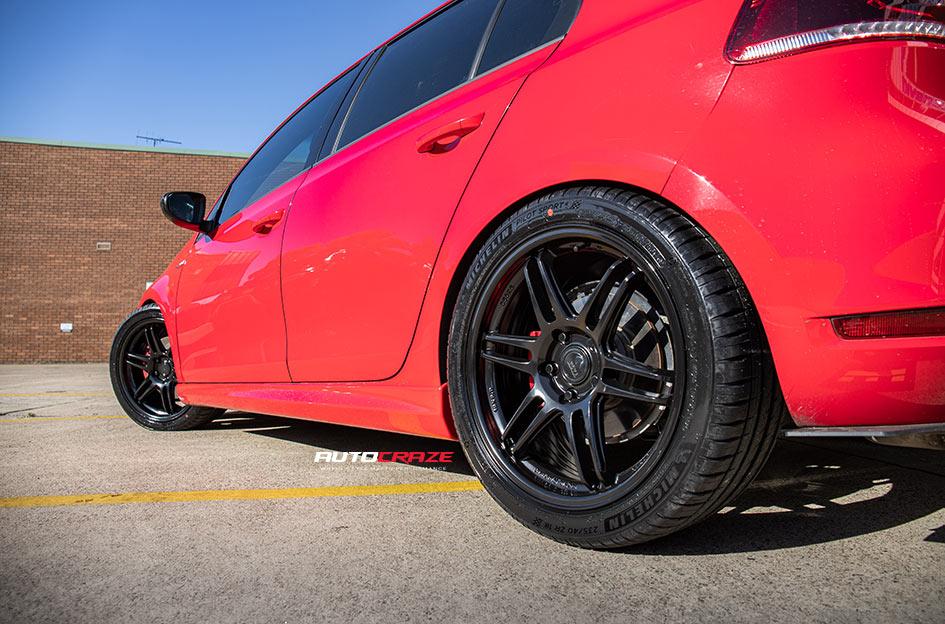 VOLKSWAGEN GOLF SF02 GLOSS BLACK