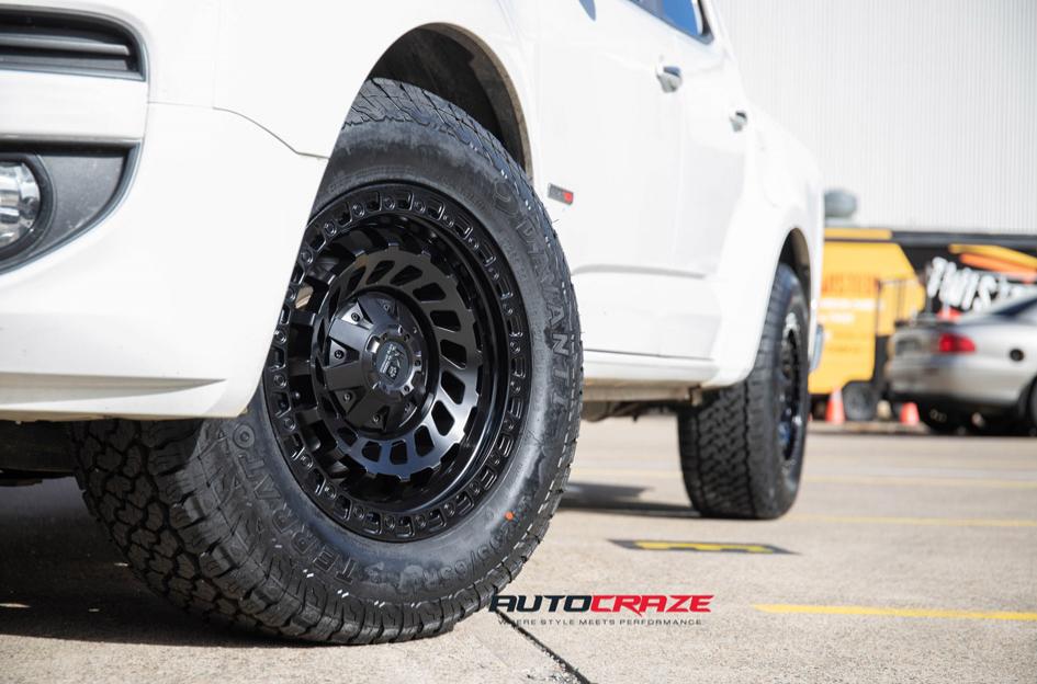 HOLDEN COLORADO ZOMBIE SATIN BLACK