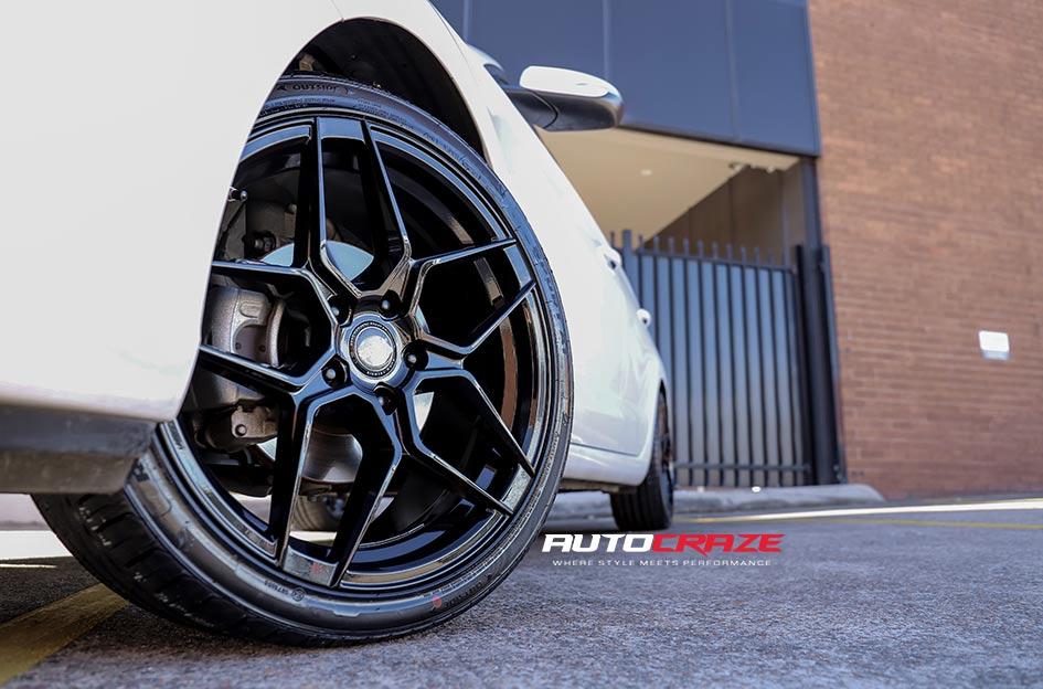 HYUNDAI I30 LEMANS GLOSS BLACK