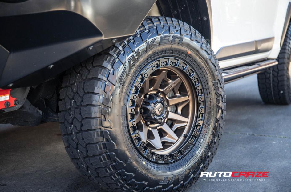 TOYOTA HILUX N80 RUGGED X COVERT BRONZE BLACK LIP