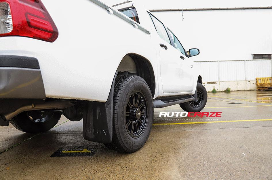 TOYOTA HILUX N80 4WD GENESIS MATTE BLACK