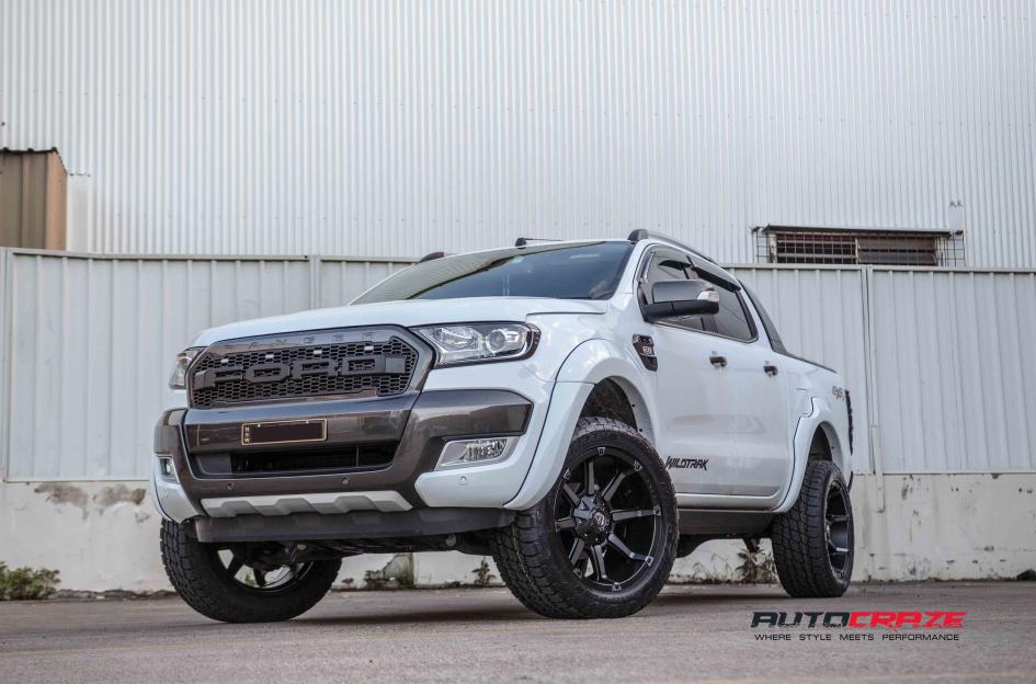 FORD RANGER COUPLER BLACK MACHINED WITH DARK TINT