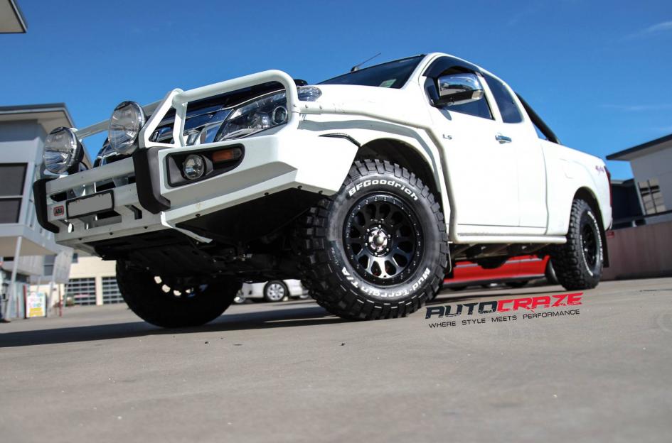 ISUZU DMAX VECTOR MATTE BLACK
