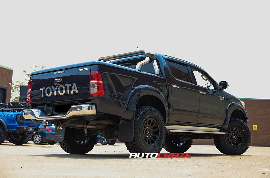 TOYOTA HILUX N70 4WD VECTOR MATTE BLACK