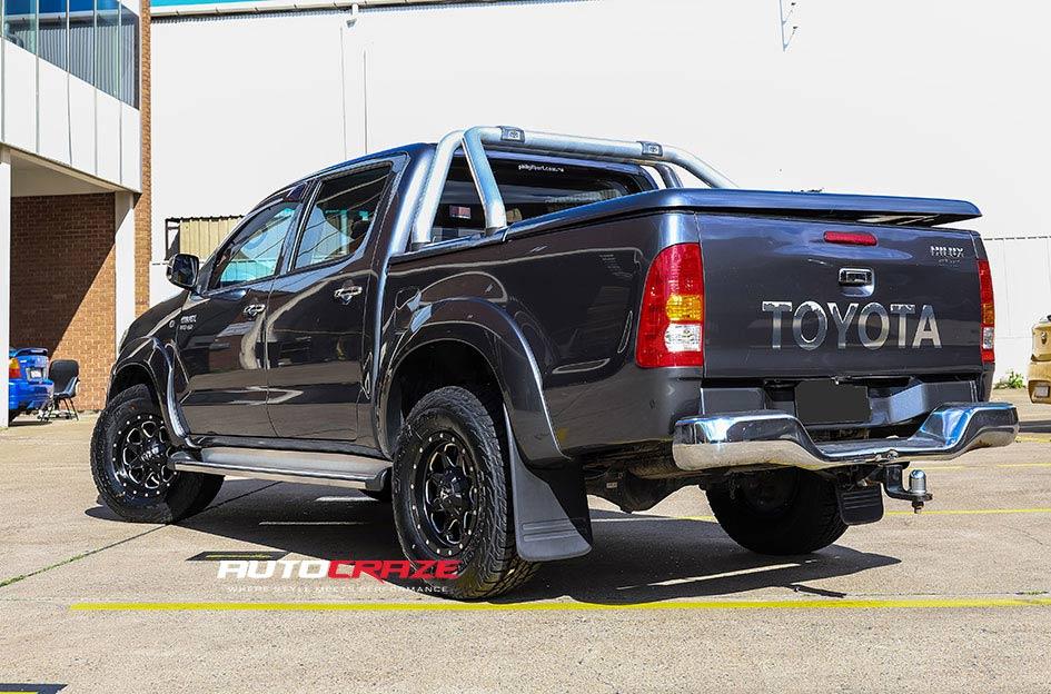 TOYOTA HILUX N70 4WD BOOST GLOSS BLACK MILLED ACCENTS