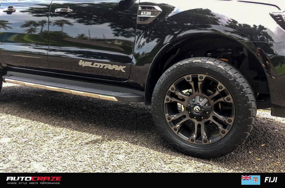 FORD-RANGER-VAPOR-BLACK-MACHINED-WITH-DARK-TINT
