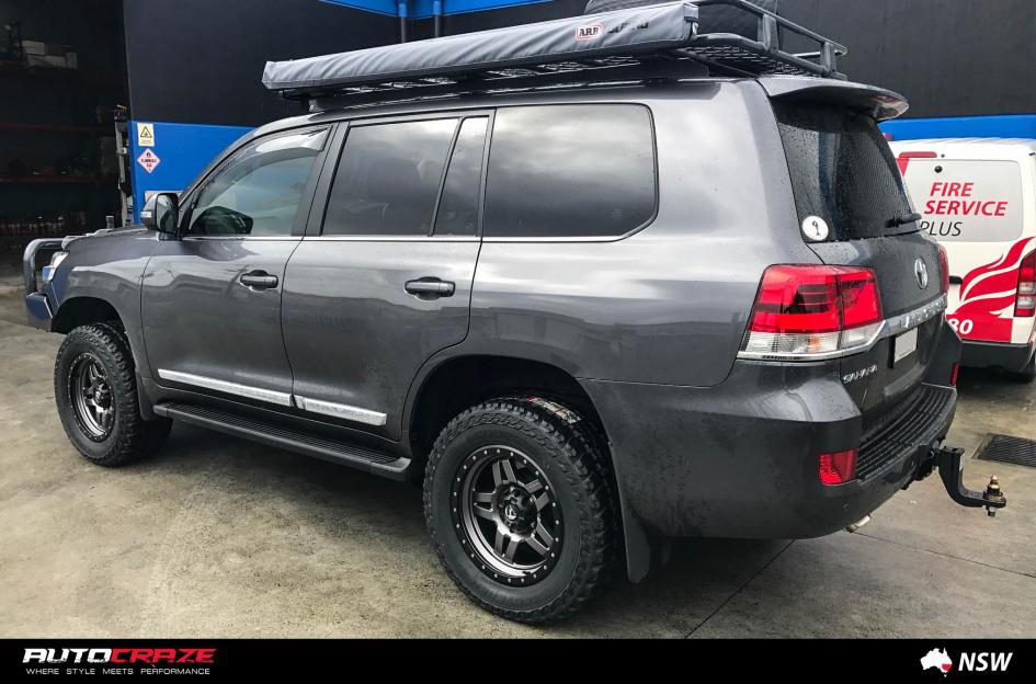 TOYOTA LANDCRUSIER ANZA MATTE ANTHRACITE WITH BLACK RING