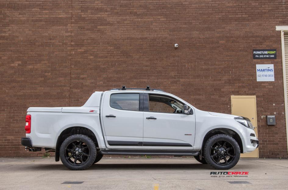 HOLDEN COLORADO COUPLER GLOSS BLACK