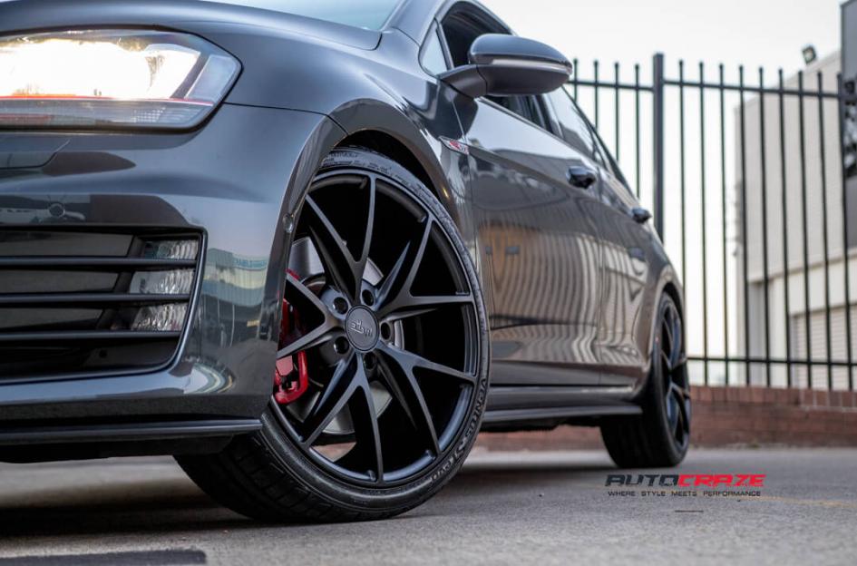 VOLKSWAGEN GOLF MISANO MATTE BLACK