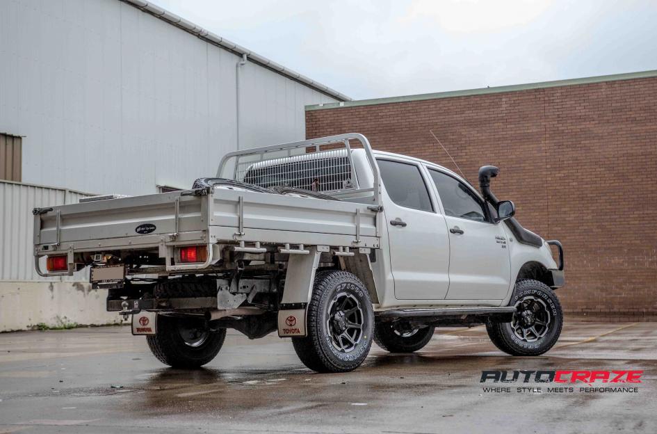 TOYOTA HILUX N70 4WD T05 SATIN BLACK MACHINED LIP
