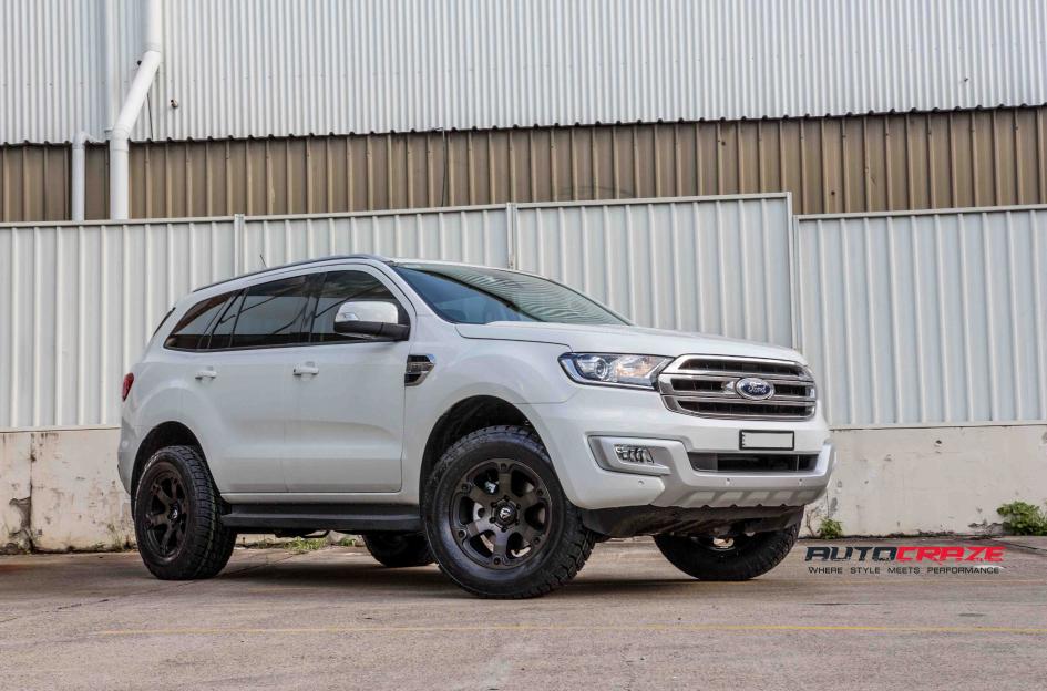 FORD EVEREST BEAST BLACK MACHINED WITH DARK TINT