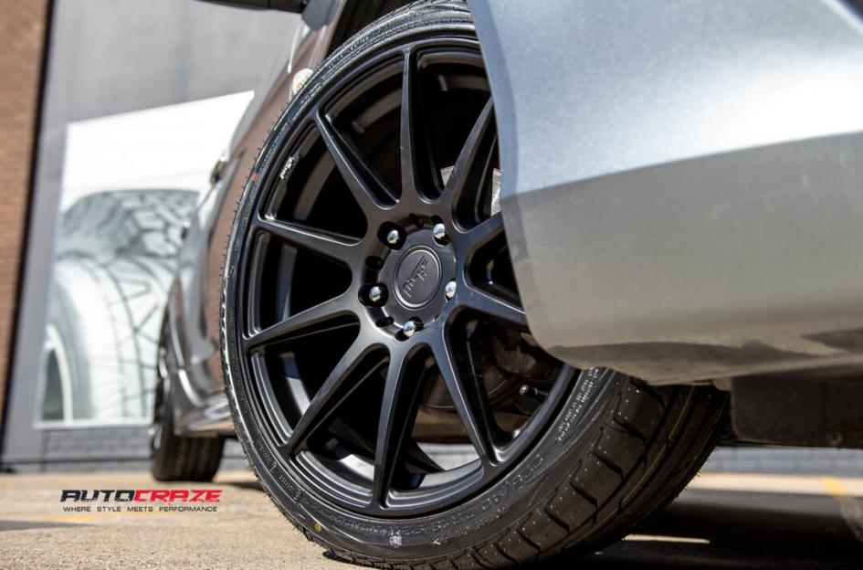 HOLDEN COLORADO BEAST BLACK MACHINED WITH DARK TINT
