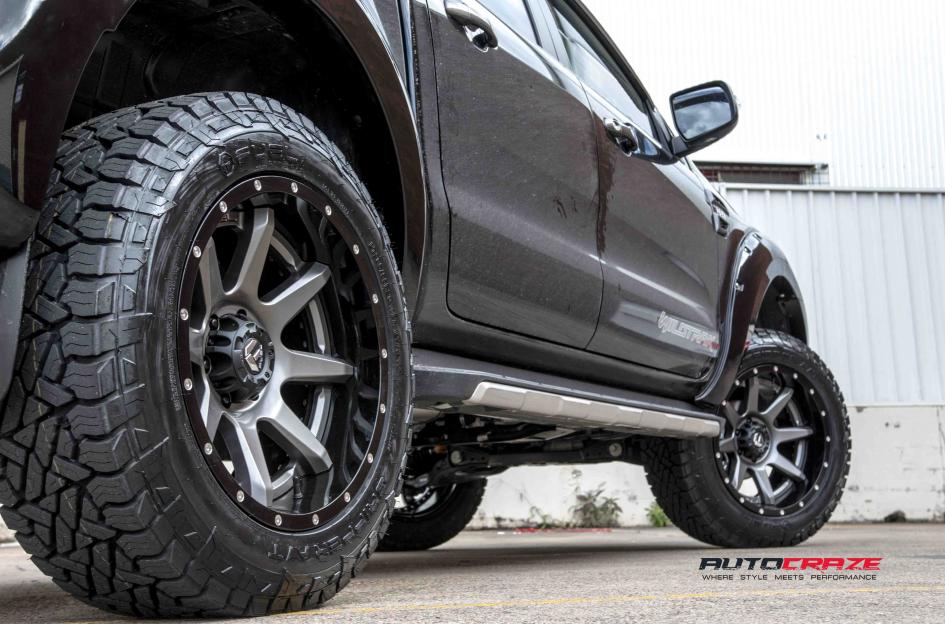 FORD RANGER RAMPAGE MATTE ANTHRACITE GLOSS BLACK LIP