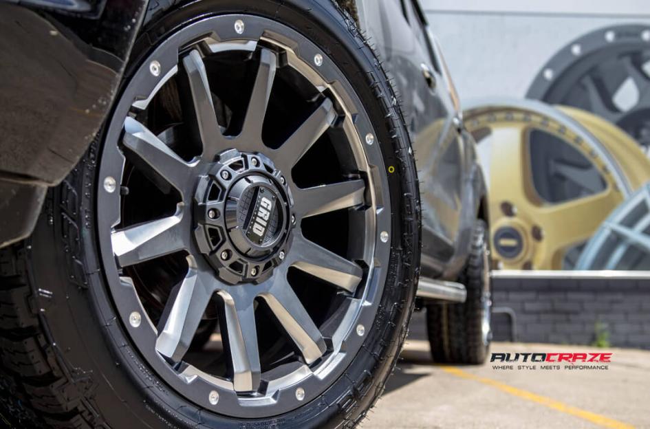 NISSAN NAVARA GD05 GRAPHITE WITH MILLED ACCENTS