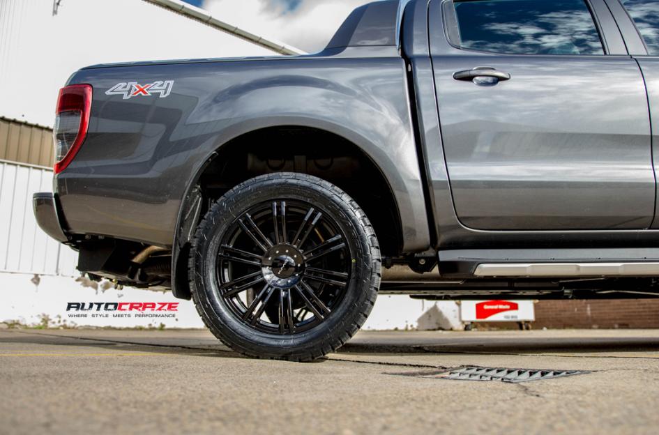 FORD RANGER D2 GLOSS BLACK