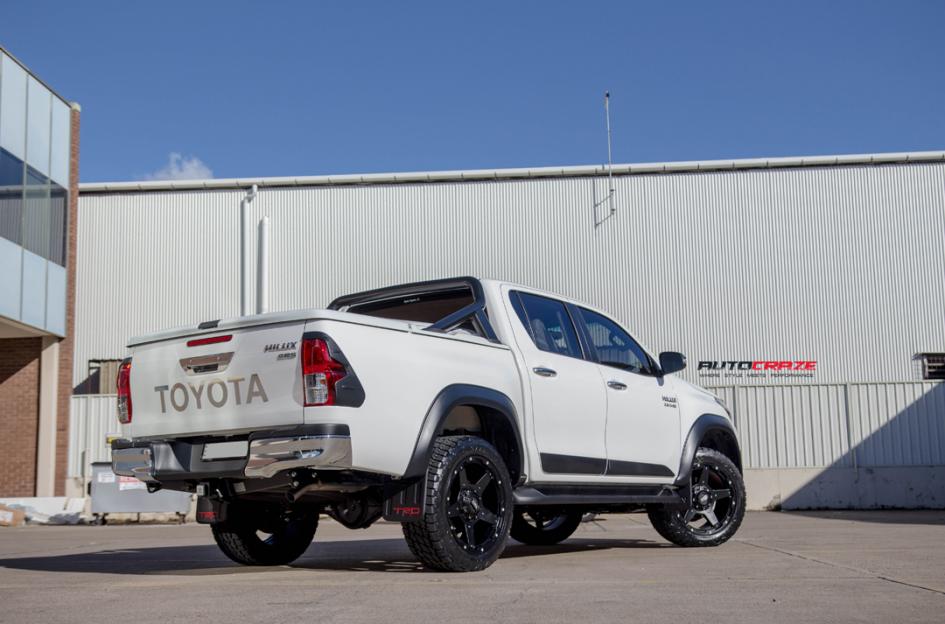 TOYOTA HILUX N80 4WD GD04 MATTE BLACK 4