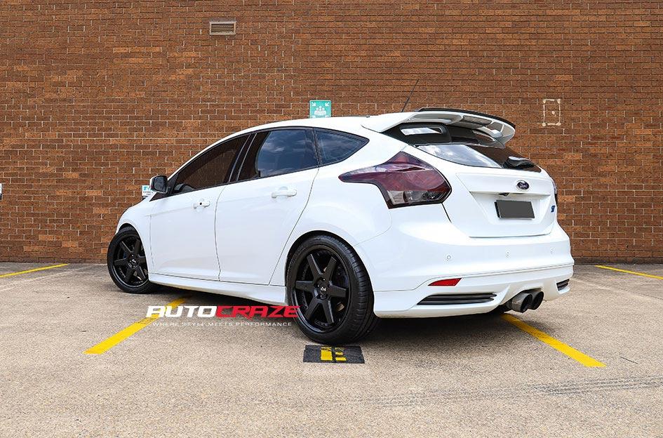 FORD FOCUS  5 STUD  ALTAIR MATTE BLACK WITH GLOSS BLACK LIP