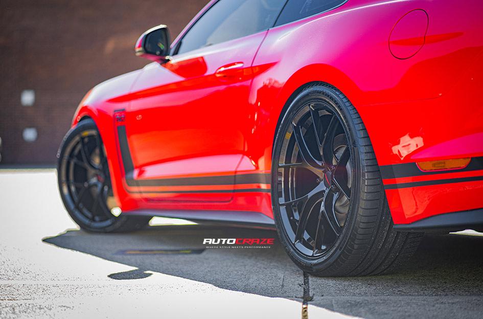 FORD MUSTANG ZR3 GLOSS BLACK