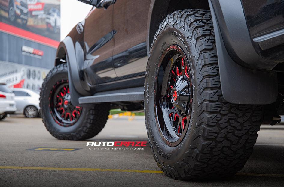 FORD-RANGER-RAPTOR-STROKE-GLOSS-BLACK-W-CANDY-RED