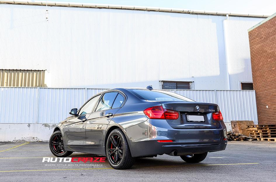 BMW F30 REDBACK PIANO BLACK RED UNDERCUT