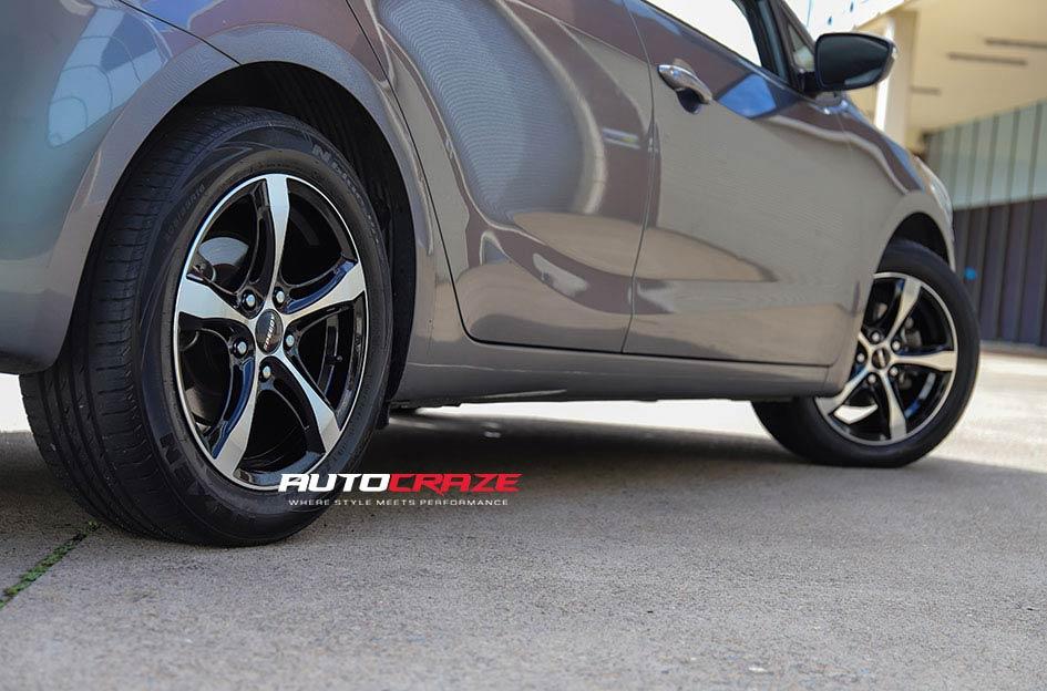 KIA-CERATO-BADGER-PIANO-BLACK-MACHINED