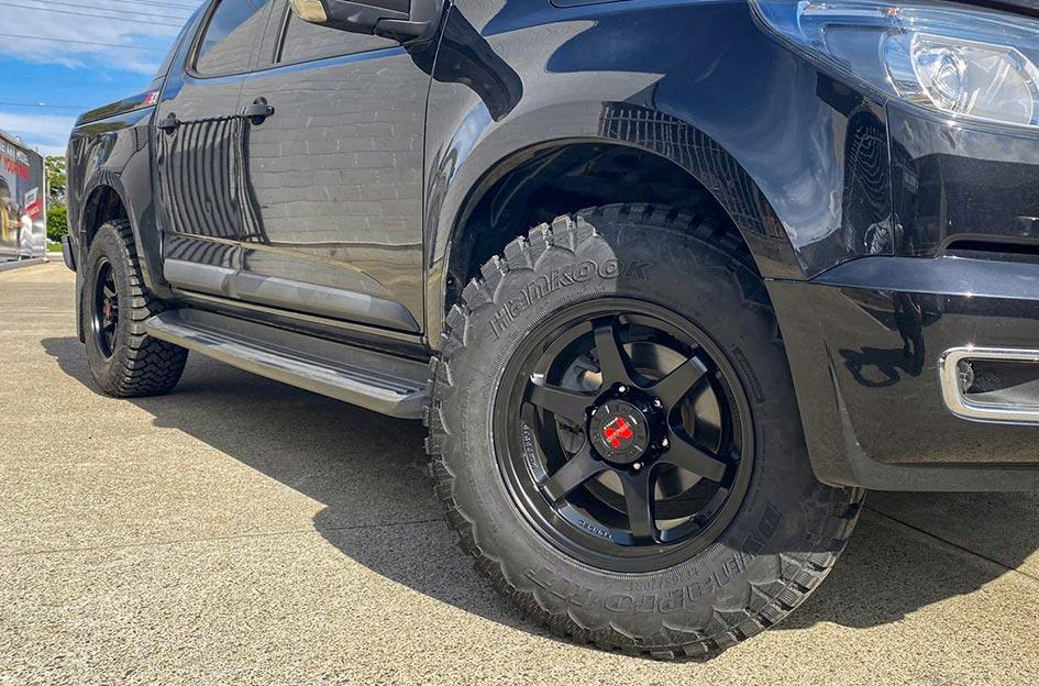 HOLDEN COLORADO PROSECUTOR MATTE BLACK