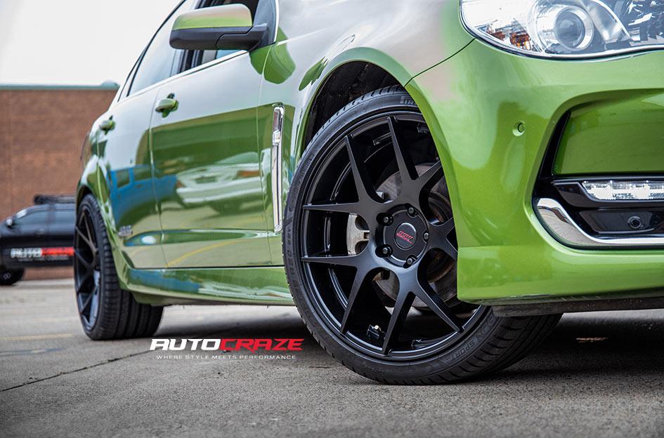 HOLDEN-COMMODORE-STAGE-MATTE-BLACK