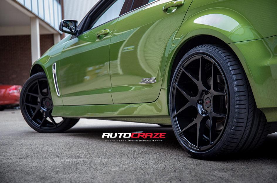 HOLDEN-COMMODORE-STAGE-MATTE-BLACK
