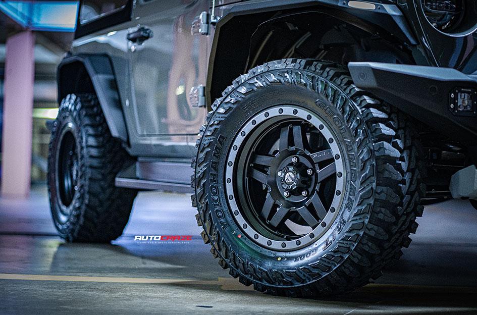 JEEP WRANGLER ANZA MATTE BLACK WITH ANTHRACITE RING