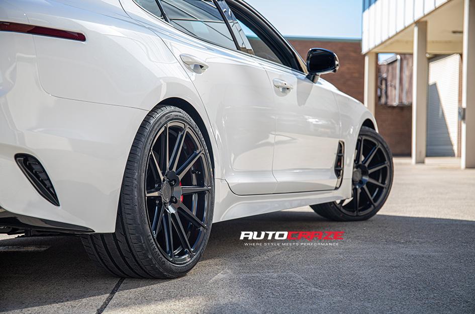 KIA STINGER SF04 MATTE BLACK