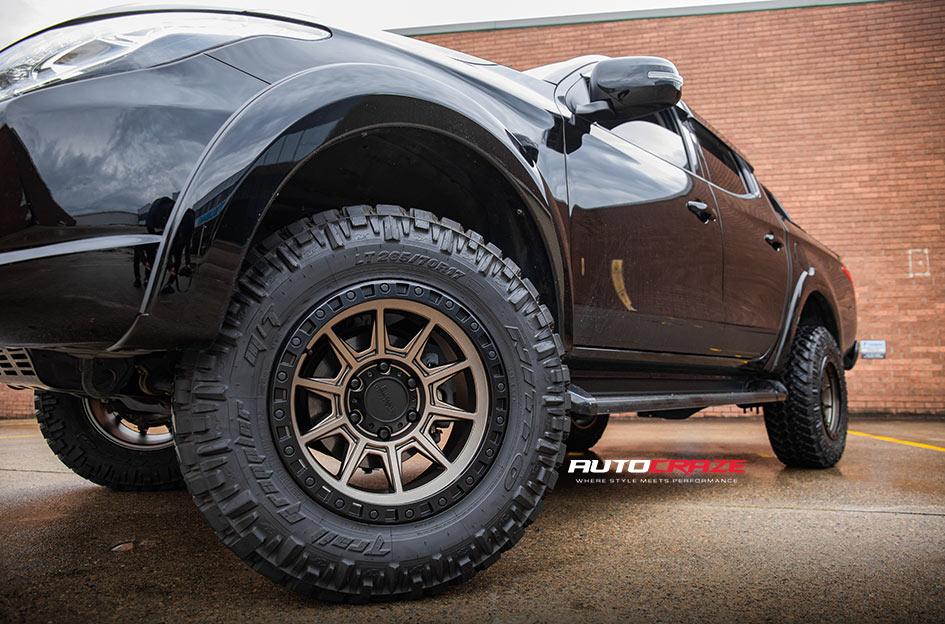 MITSUBISHI TRITON AR202 MATTE BRONZE BLACK LIP