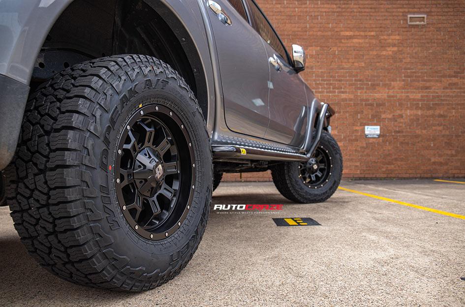MITSUBISHI TRITON HURRICANE MATTE BLACK