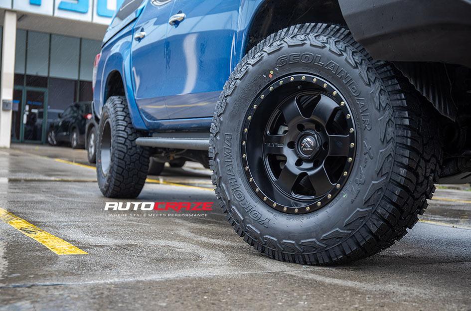 MITSUBISHI TRITON PODIUM SATIN BLACK 
