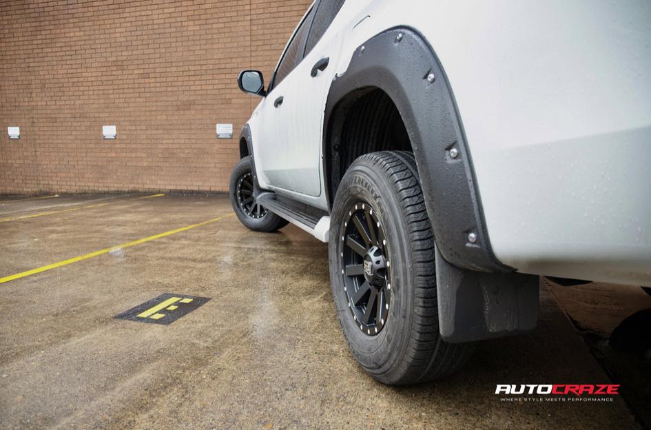 MITSUBISHI TRITON HEIST SATIN BLACK
