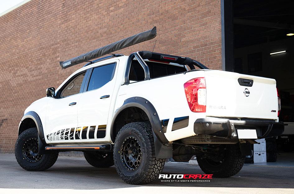 NISSAN-NAVARA-TREK-SATIN-BLACK