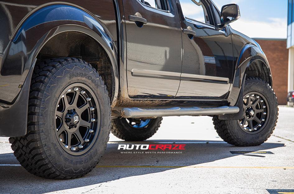 NISSAN NAVARA ADDICT MATTE BLACK