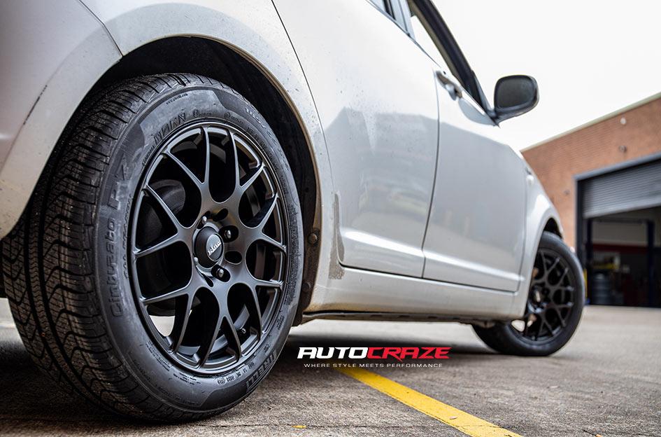 SUZUKI SWIFT RELOAD SATIN BLACK