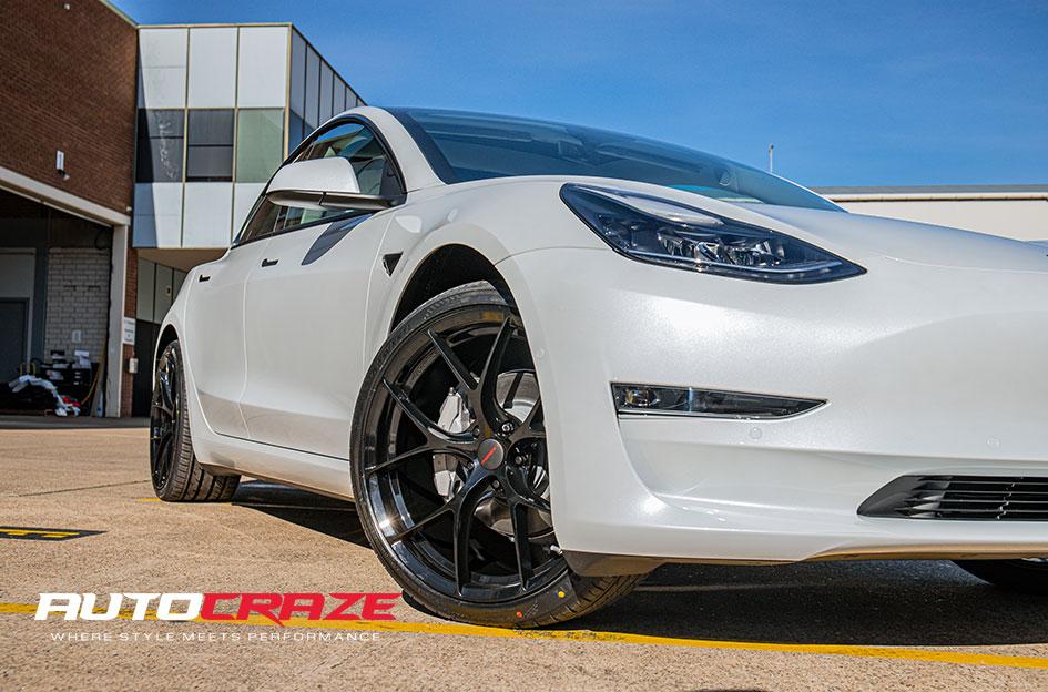 TESLA MODEL 3 ZR3 GLOSS BLACK