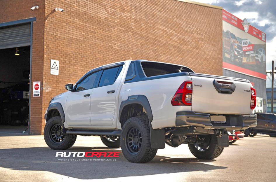 TOYOTA HILUX 4WD RAPID MATTE BLACK