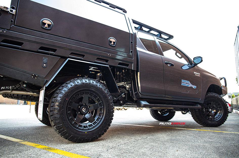 TOYOTA HILUX N80 4WD WARP SATIN BLACK
