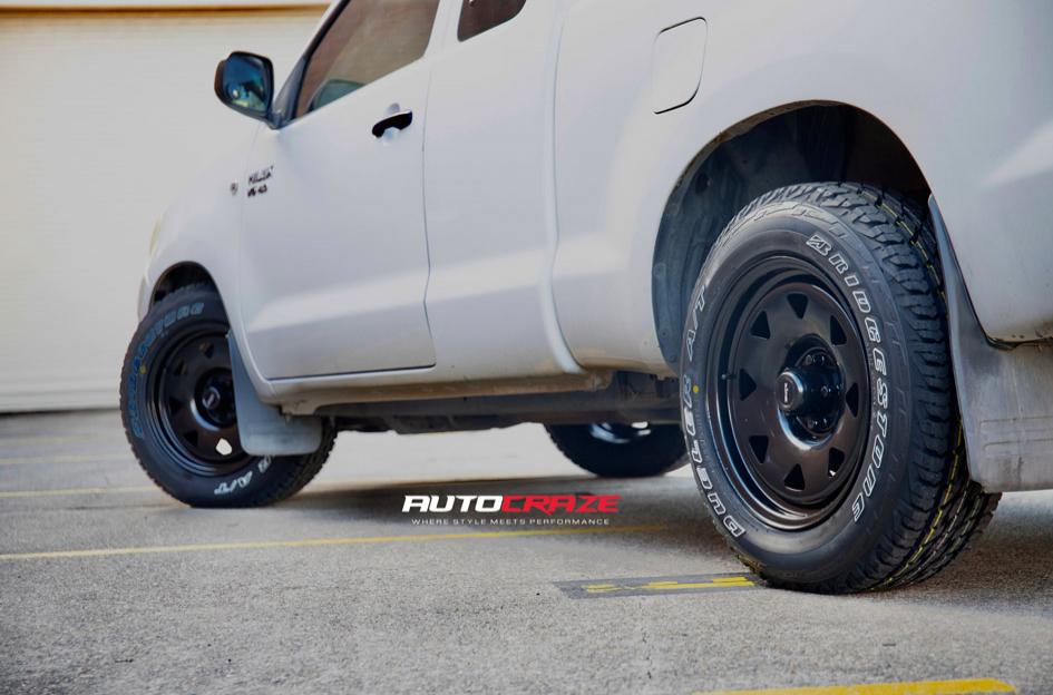 TOYOTA HILUX 2WD (2005 ONWARDS) TERRA SATIN BLACK