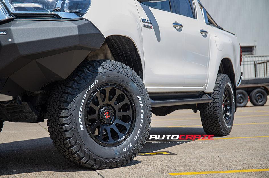 TOYOTA HILUX N80 4WD VICTIM MATTE BLACK