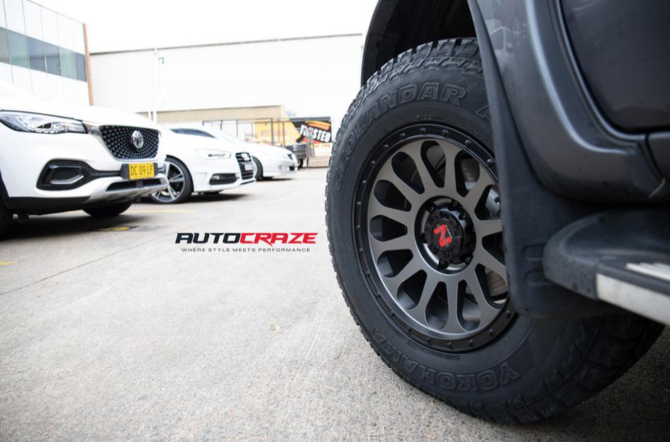 TOYOTA HILUX 4WD VICTIM GUNMETAL BLACK RING