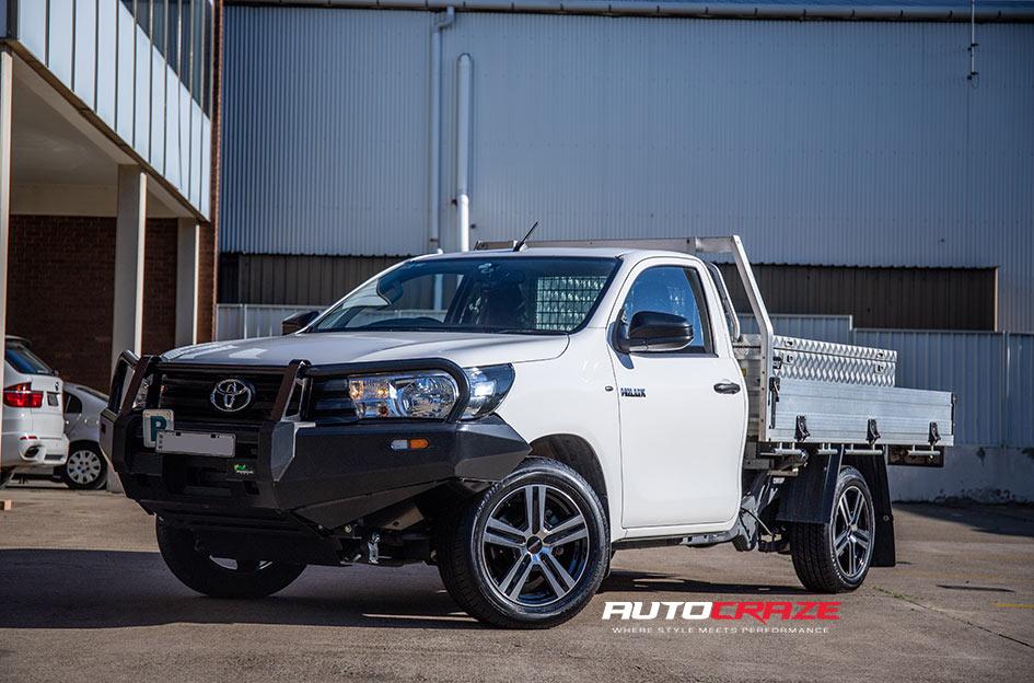 TOYOTA HILUX 2WD (2005 ONWARDS) LIBERATOR GLOSS BLACK MACHINED FACE