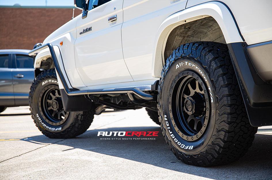 TOYOTA LANDCRUSIER HURRICANE SATIN BLACK