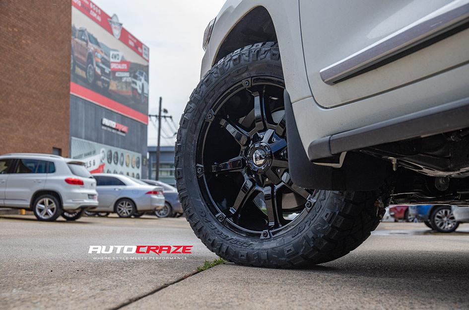 TOYOTA LANDCRUSIER COUPLER GLOSS BLACK