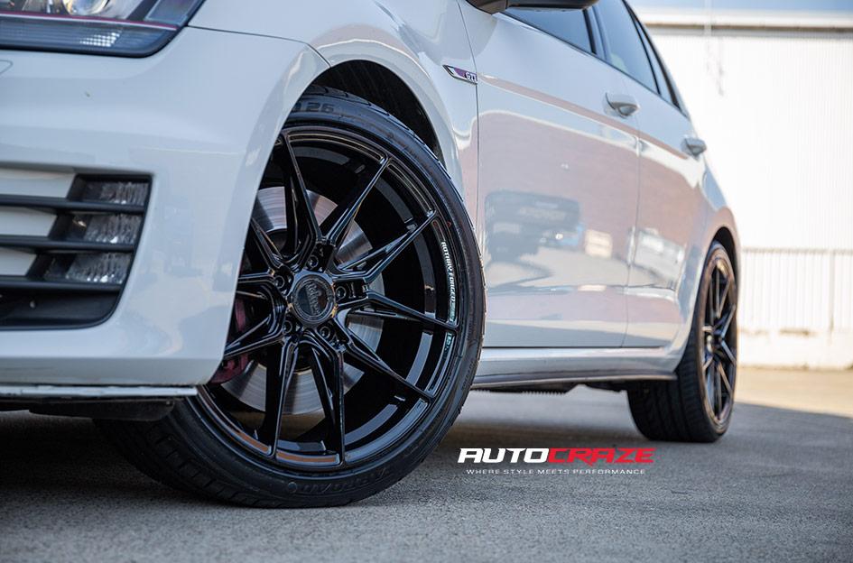 VOLKSWAGEN-GOLF-TOXIN-GLOSS-BLACK