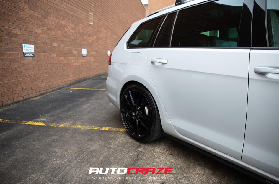 VOLKSWAGEN-GOLF-VOSSO-SATIN-BLACK