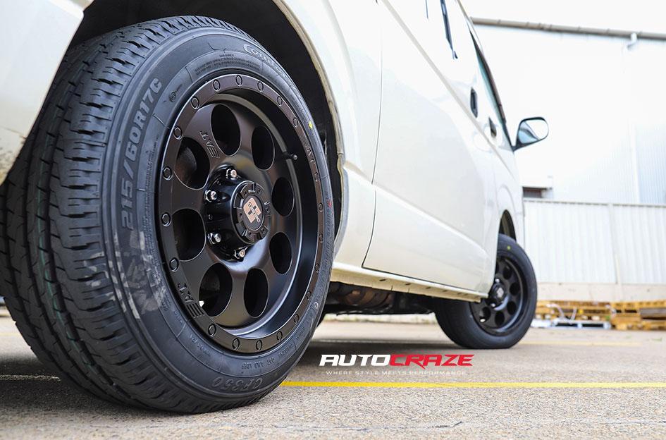 TOYOTA-HIACE-DESERT-MATTE-BLACK