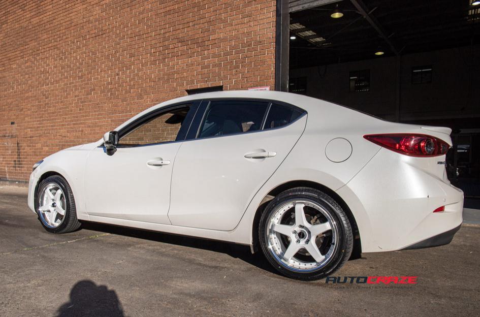 MAZDA-3-DETROIT-WHITE-MACHINED-LIP